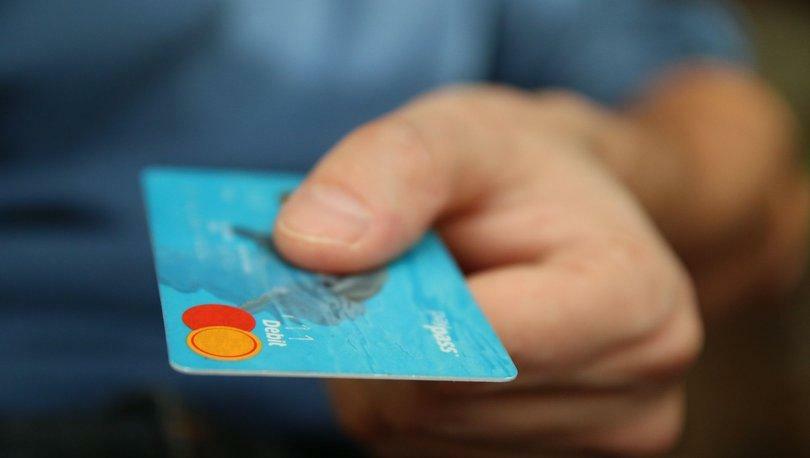 Kā pieteikties kredītkartes maksas atmaksai