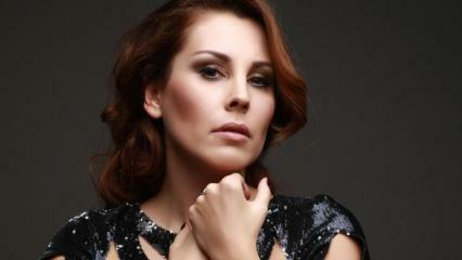 Dziedātāja Funda Arar piesaistīja uzmanību ar savu botoksa seju