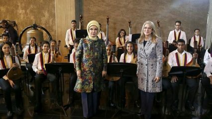 Īpaša mūzikas izrāde pirmajai lēdijai Erdoganai Venecuēlā
