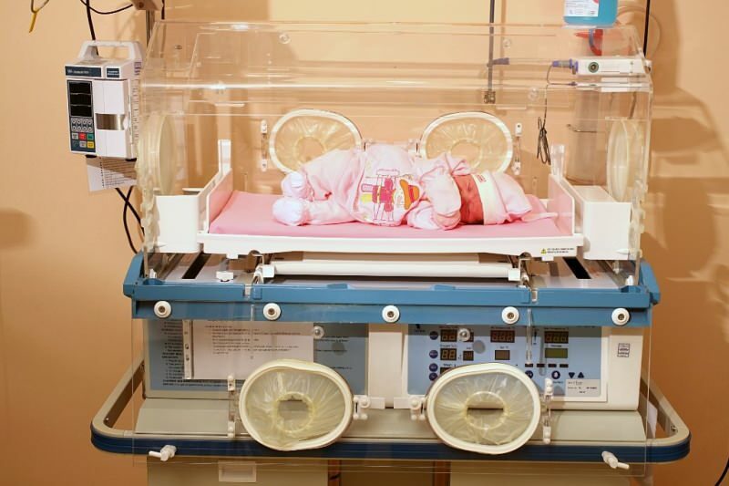 Cik dienu mazuļi uzturas inkubatorā? Inkubatoru funkcijas