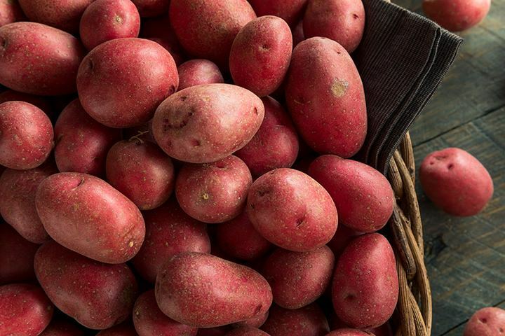 sarkano kartupeļu priekšrocības