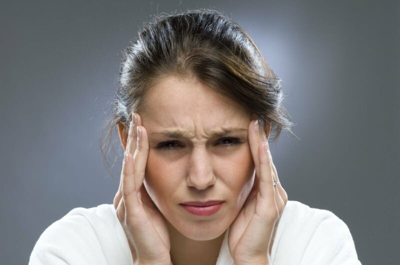 Daudzi apstākļi var izraisīt galvassāpes.
