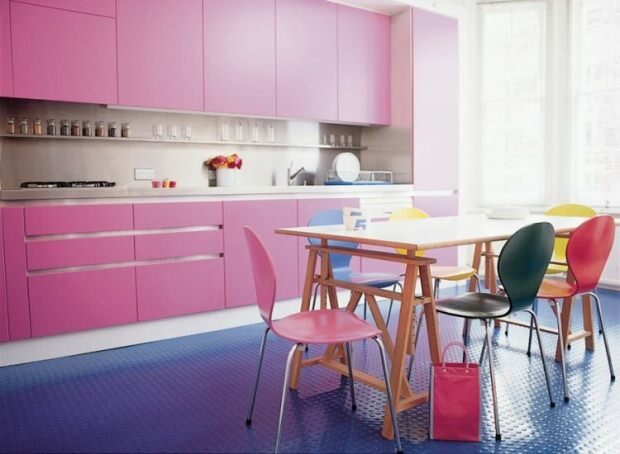 rozā zilā virtuves rotājums