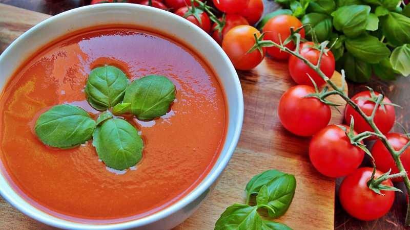 Cik daudz kaloriju tomātos? Vai tomātu zupa liek jums iegūt svaru?