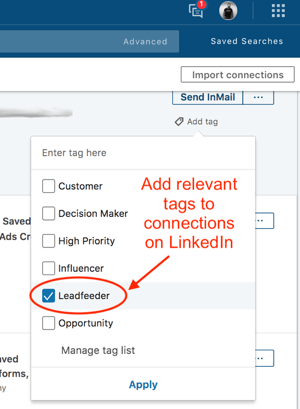 Kontaktpersonu marķēšana programmā LinkedIn Sales Navigator.