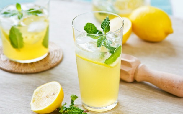 Kas notiek, ja mēs dzeram regulāru citronu sulu?