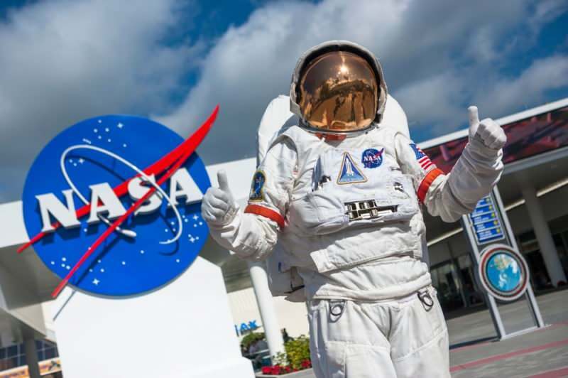 NASA (KOSMOSA ATKLĀŠANA)