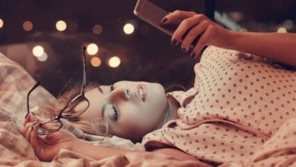 Kas izraisa tālruņa lietošanu pirms gulētiešanas?