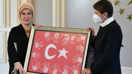 Pirmā lēdija Erdogana tikās ar skolotājiem!