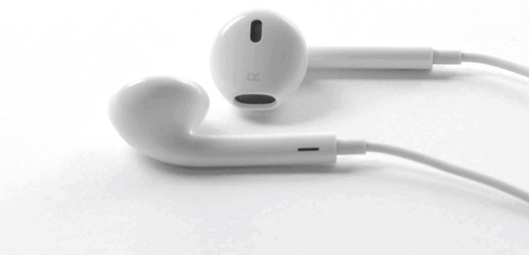 Vai Apple Ditch EarPod vajadzētu lietot jaunos iPhone?