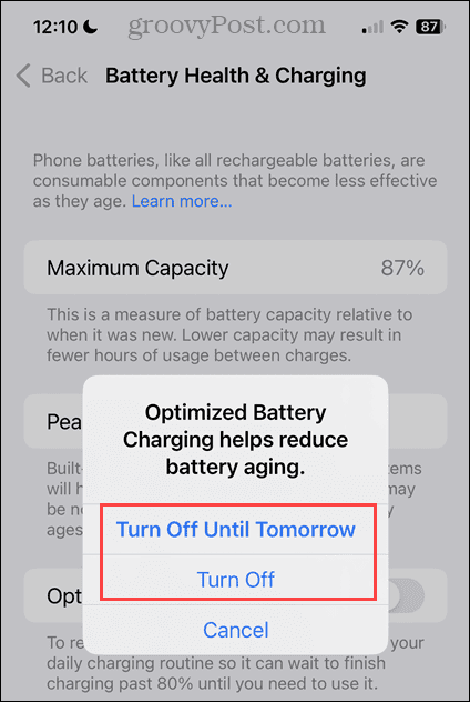 Izslēdziet optimizētās akumulatora uzlādes opcijas iPhone tālrunī