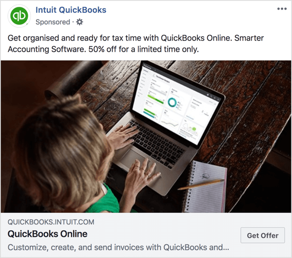 Šajā Intuit QuickBooks reklāmā un galvenajā lapā ievērojiet krāsu toņus un piedāvājumu.