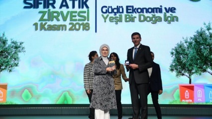 Pirmā lēdija Erdogana: Atkritumu vedējs neiebrauc Kulliye