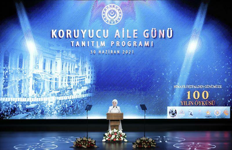Emine Erdoğan: Mums nav iecietības pret netīrām rokām, kas vērstas uz bērniem