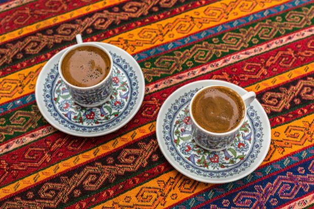 Kā iegūt cietību Turcijas kafijas garšā?