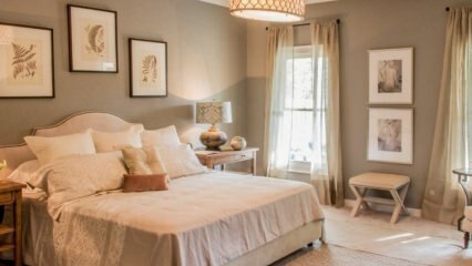 Kā guļamistabas rotājumā izmantot smilškrāsas krāsu?