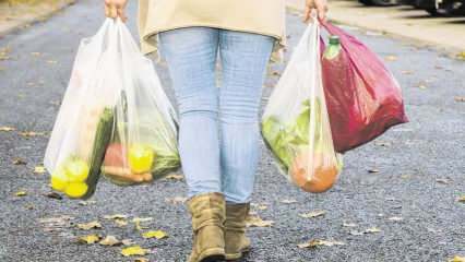 Kur mājās vajadzētu likt plastmasas maisiņus? Kā uzglabāt pārtikas preces un somas?