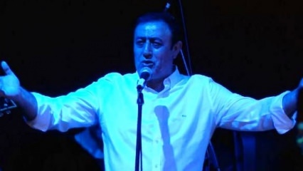 Türkücü Mahmut Tuncer dziedāja rock