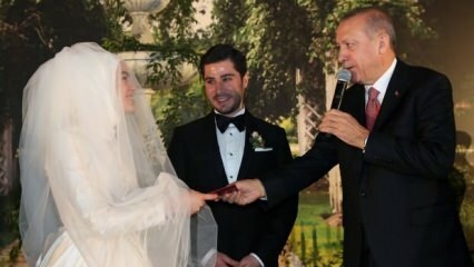 Erdogans un Temels Karamollaoğlu kāzās sanāca kopā