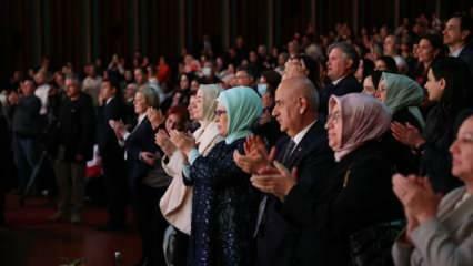 Emine Erdogan Beštepes kongresu un kultūras centrā 