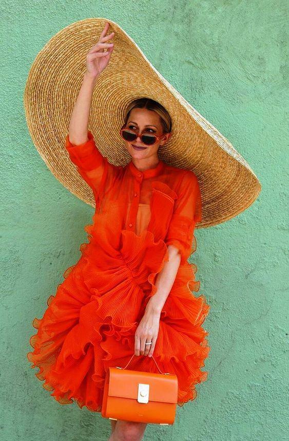 Oranža kleitu kombinācija