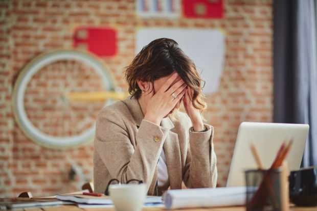 pārmērīgs stress rada pastāvīgu nogurumu darba vidē