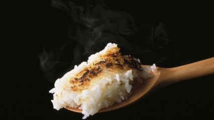 Ko darīt, ja rīsu dibens turās? Interesanta metode, kas smaržo pēc sadedzinātiem rīsiem