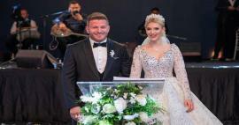 Bijušie Survivor konkursanti İsmail Balaban un Ilayda Şeker rīkoja kāzas Antālijā.