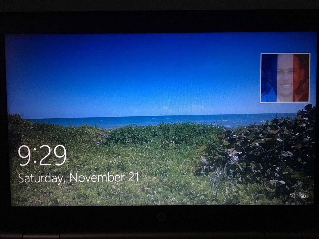 Neļaujiet Windows 10 universālajai lietotnei pārņemt bloķēšanas ekrānu