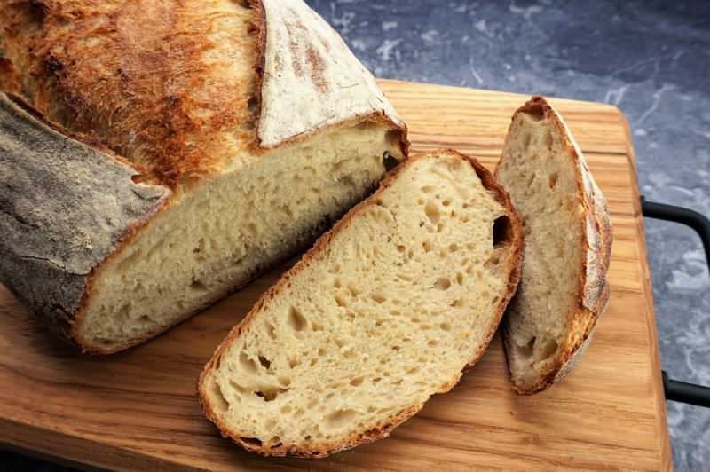Kā pagatavot vieglāko maizi? Maizes recepte, kas ilgu laiku nelutināja.. Pilna izmēra maize