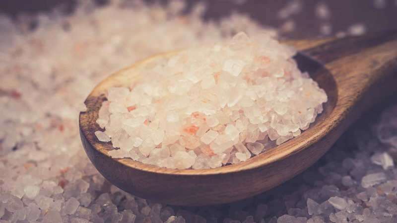 Jūras sāls un galda sāls: kuru izvēlēties?