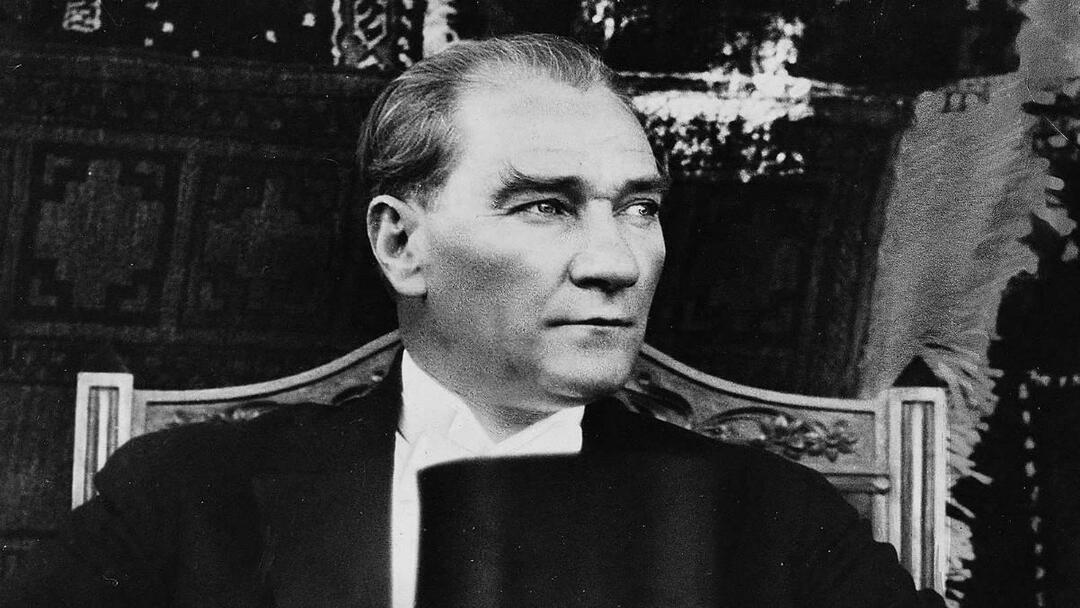 Mustafa Kemal Ataturk melnbalti kvadrāti