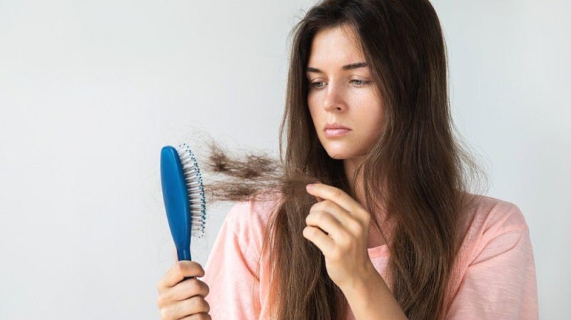 Kāpēc mati izkrīt? 3 dabiski maisījumi, kas aptur matu izkrišanu