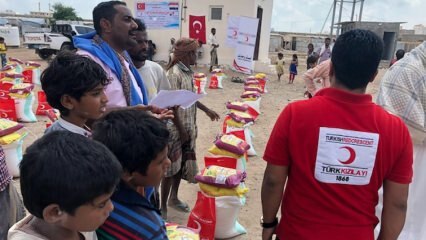 Pārtikas palīdzība imigrantiem Jemenā no Turcijas Sarkanā Pusmēness