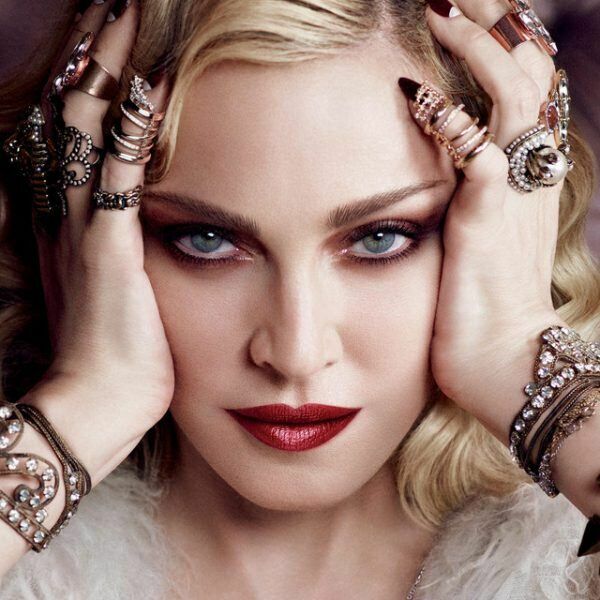 Madonna iesūdz Hollandera fanu
