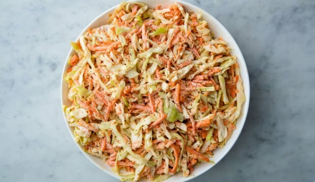 Kā pagatavot vienkāršākos salātus? Daudzveidīgākās un garšīgākās salātu receptes