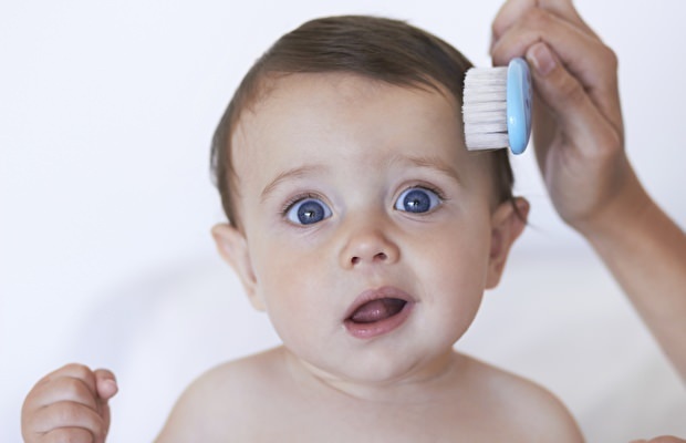 Kādai vajadzētu būt mazuļa matu kopšanai?