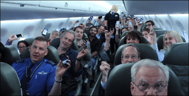 jetblue lidojums ar ieslēgtiem mobilajiem tālruņiem