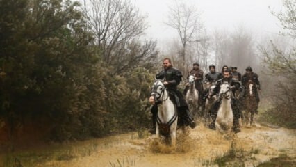 Handes Soral augšāmcelšanās Ertuğrul