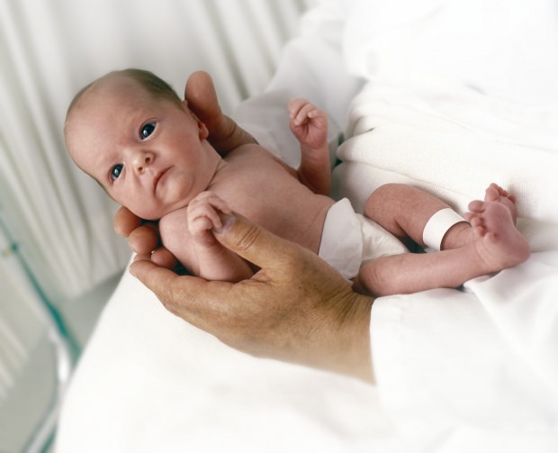 Kas ir fenilketonūrijas slimība zīdaiņiem?