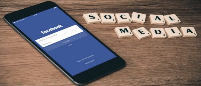 Facebook sociālais medijs