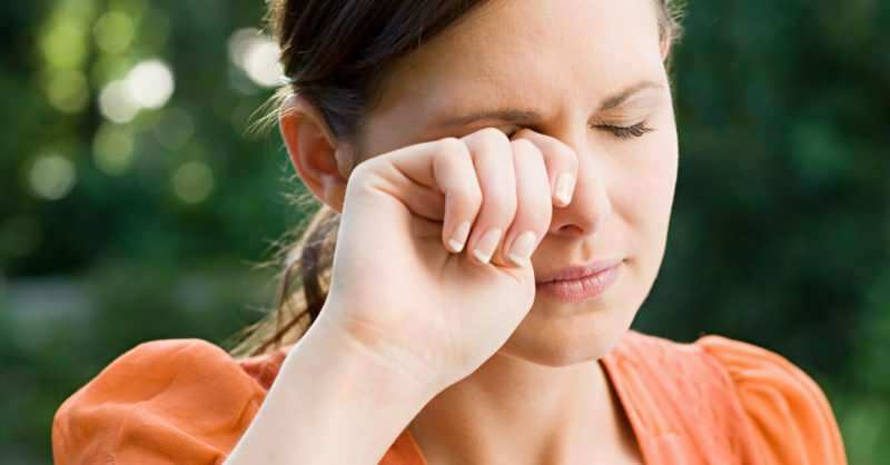 Kas izraisa acu drudzi? Kādi ir acu drudža simptomi? Kā tiek ārstēts acu drudzis?